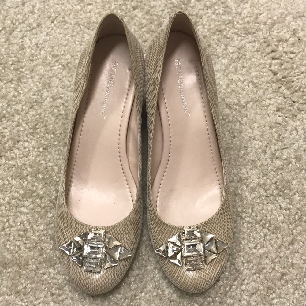 BCBG beige wedges